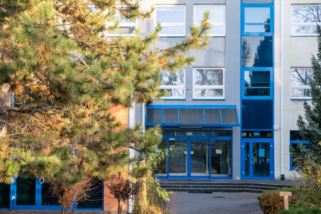 Університет Підприємництва та Адміністрації Університет Підприємництва та Адміністрації - UniverPL
